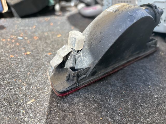 bontott NISSAN QASHQAI Pótféklámpa