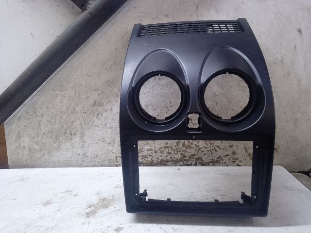 bontott NISSAN QASHQAI Rádió / CD Keret