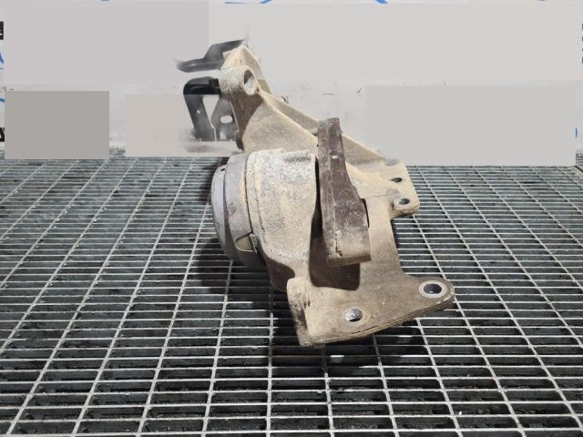 bontott NISSAN QASHQAI Tartó Bak