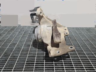 bontott NISSAN QASHQAI Tartó Bak