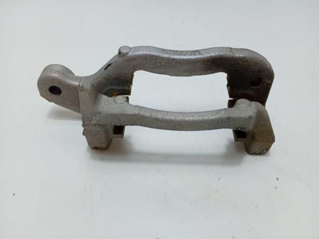 bontott NISSAN QASHQAI Tartó Bak