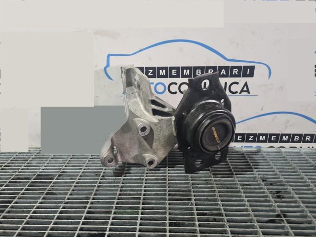 bontott NISSAN QASHQAI Tartó Bak