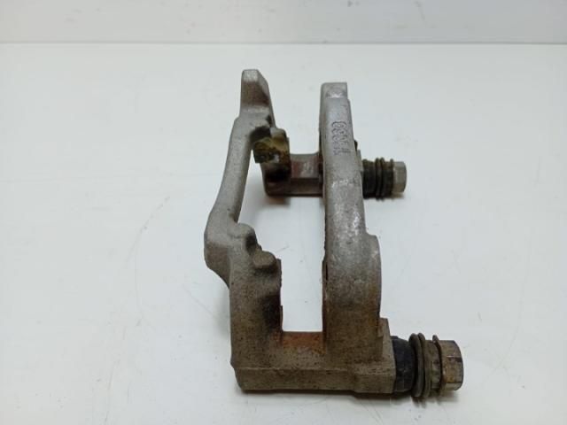 bontott NISSAN QASHQAI Tartó Bak