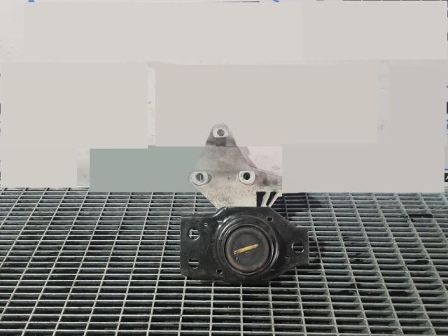 bontott NISSAN QASHQAI Tartó Bak