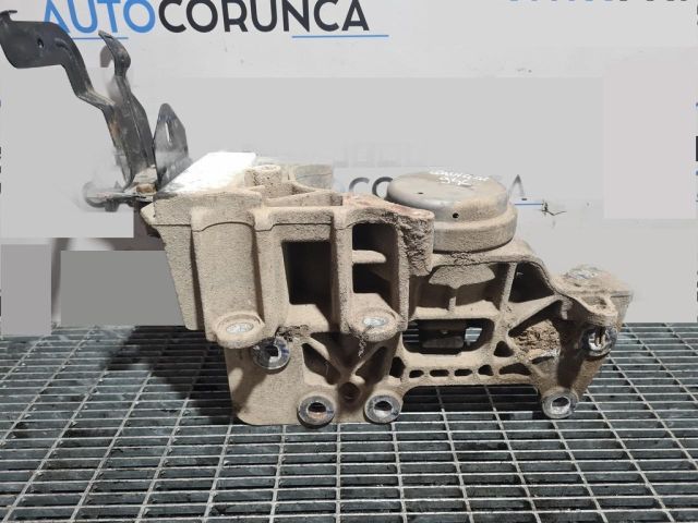 bontott NISSAN QASHQAI Tartó Bak