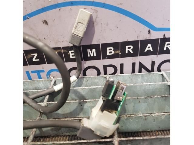 bontott NISSAN QASHQAI USB Aljzat