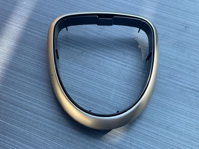 bontott NISSAN QASHQAI Váltószoknya Rögzítő Keret