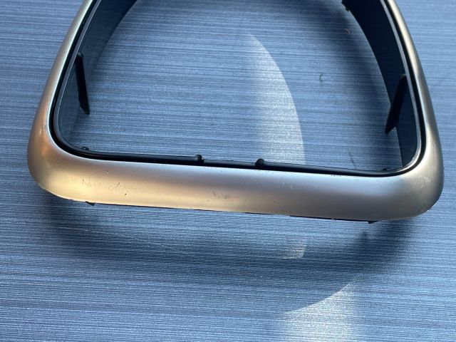 bontott NISSAN QASHQAI Váltószoknya Rögzítő Keret