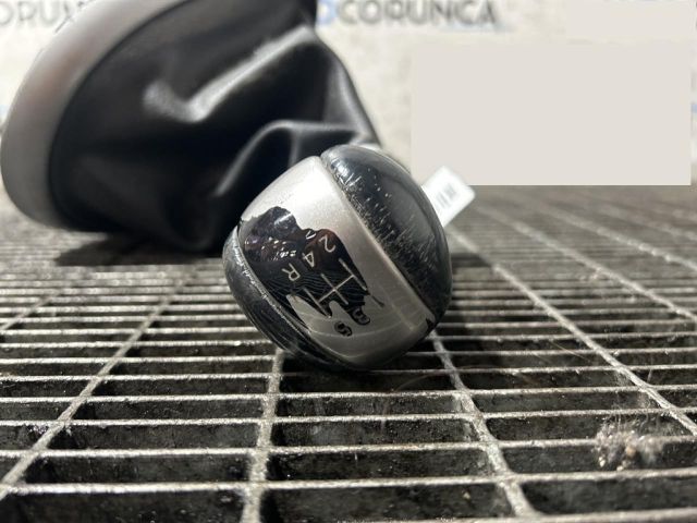 bontott NISSAN QASHQAI Váltószoknya