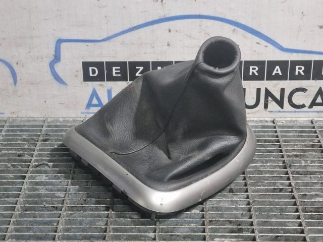 bontott NISSAN QASHQAI Váltószoknya