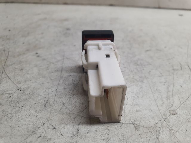 bontott NISSAN QASHQAI Vészvillogó Kapcsoló