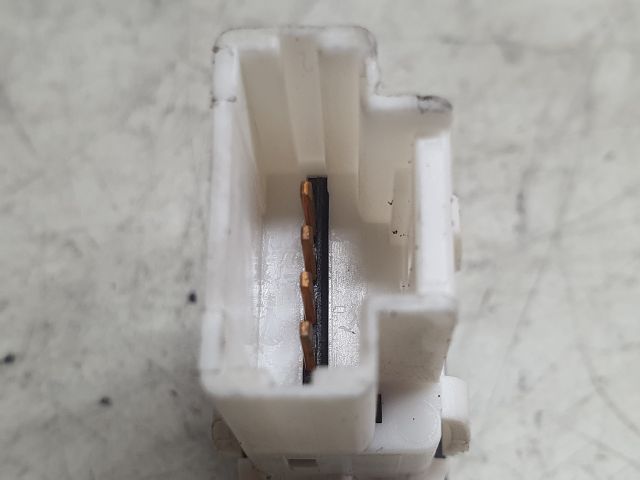 bontott NISSAN QASHQAI Vészvillogó Kapcsoló