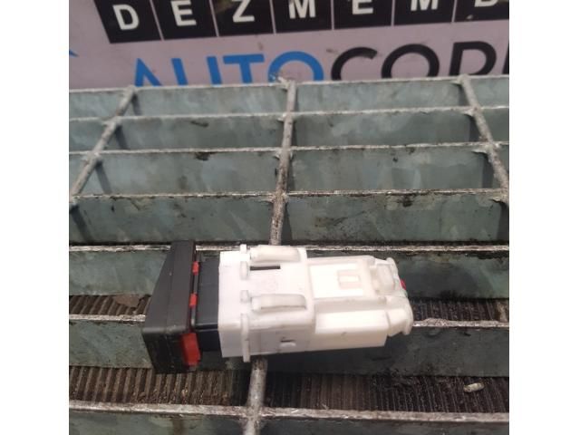 bontott NISSAN QASHQAI Vészvillogó Kapcsoló