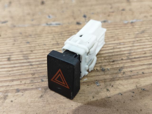 bontott NISSAN QASHQAI Vészvillogó Kapcsoló