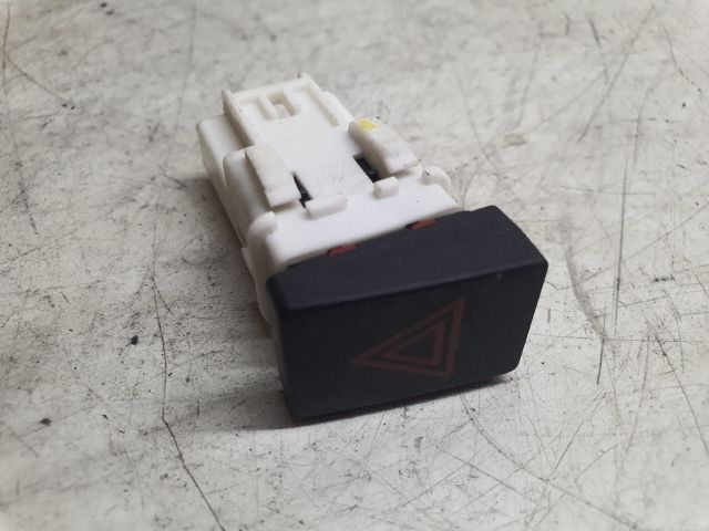 bontott NISSAN QASHQAI Vészvillogó Kapcsoló