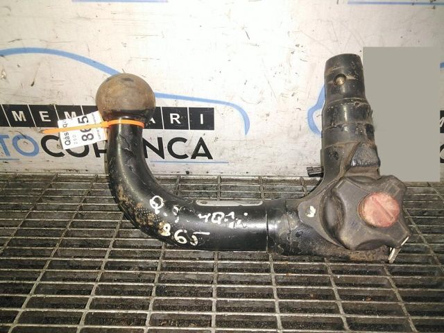 bontott NISSAN QASHQAI Vonóhorog