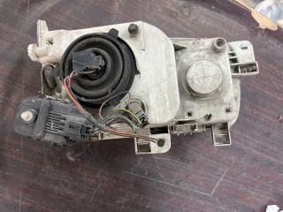 bontott NISSAN SERENA Jobb Fényszóró