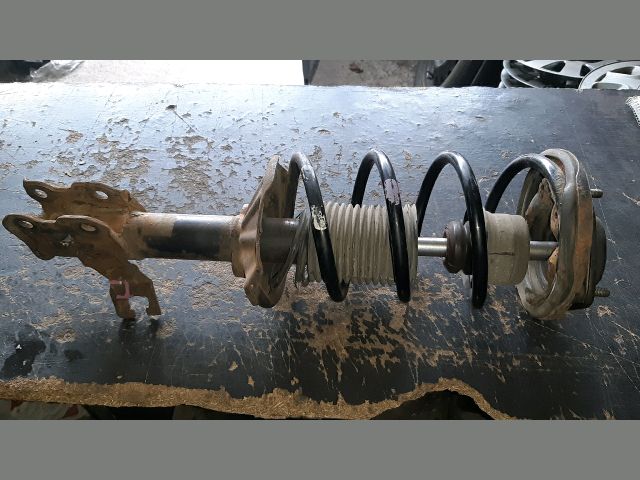 bontott NISSAN SUNNY Jobb első Gólyaláb (Lengécsillapító, Rugó)