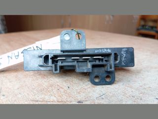 bontott NISSAN SUNNY Előtét Ellenállás Fűtőmotor