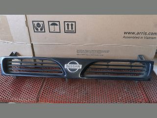 bontott NISSAN SUNNY Hűtőrács