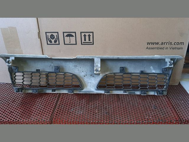 bontott NISSAN SUNNY Hűtőrács