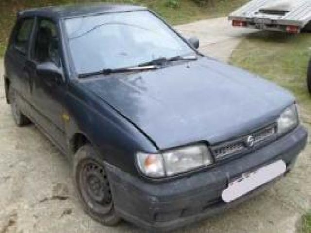 bontott NISSAN SUNNY Jobb Fényszóró