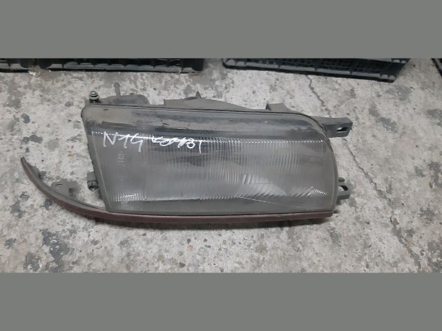 bontott NISSAN SUNNY Jobb Fényszóró