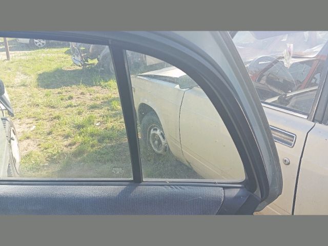 bontott NISSAN SUNNY Jobb hátsó Fixüveg (Ajtóban)