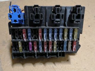 bontott NISSAN TERRANO Biztosítéktábla Motortér