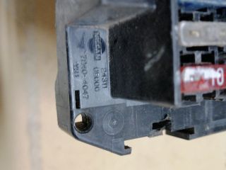 bontott NISSAN TERRANO Biztosítéktábla Motortér