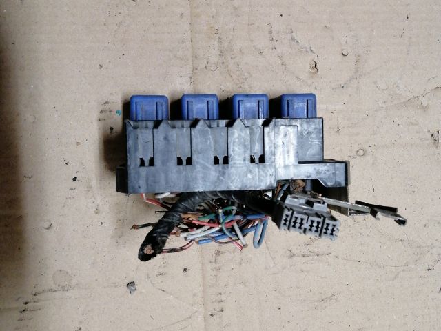 bontott NISSAN TERRANO Biztosítéktábla Motortér