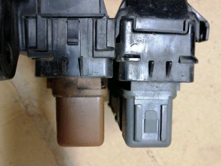 bontott NISSAN TERRANO Biztosítéktábla Motortér