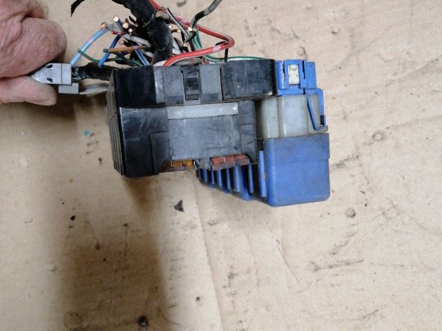 bontott NISSAN TERRANO Biztosítéktábla Motortér