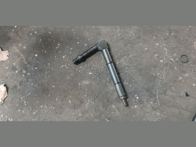 bontott NISSAN TERRANO Porlasztó (1 db)