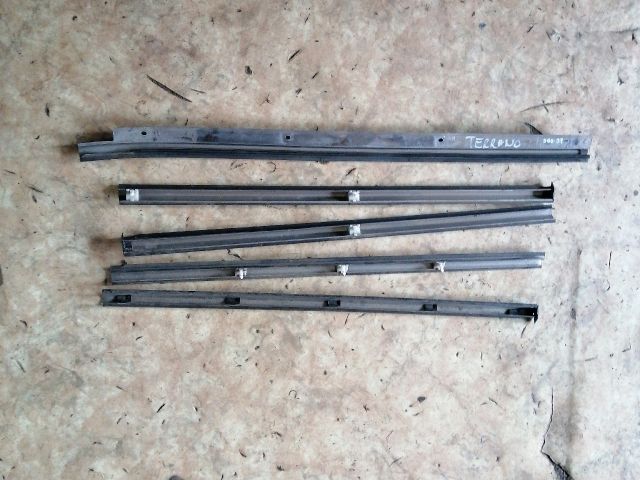 bontott NISSAN TERRANO Ajtó Díszléc Szett