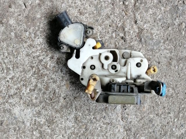 bontott NISSAN TERRANO Bal első Ajtózár