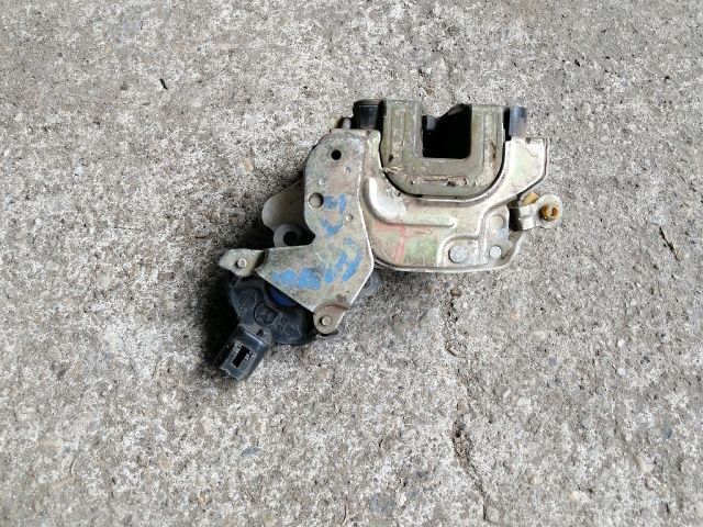 bontott NISSAN TERRANO Bal első Ajtózár