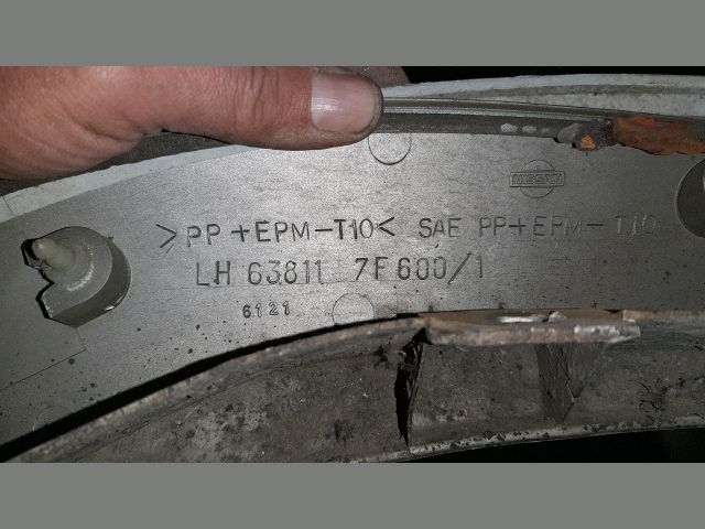 bontott NISSAN TERRANO Bal első Sárvédő Szélesítő