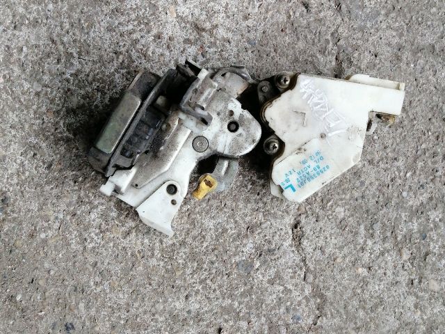 bontott NISSAN TERRANO Bal hátsó Ajtózár