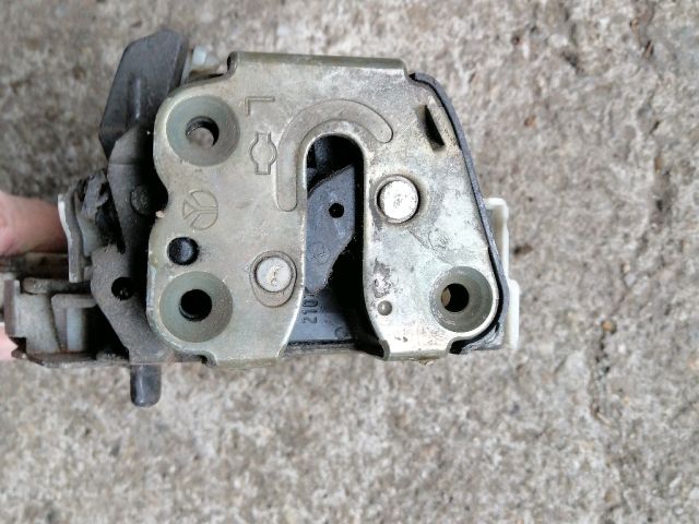 bontott NISSAN TERRANO Bal hátsó Ajtózár