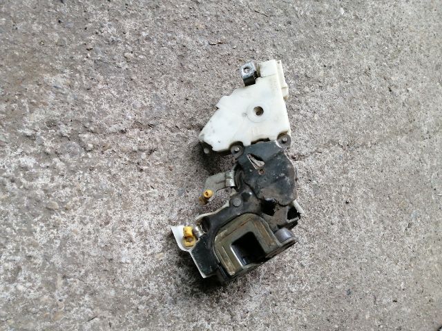 bontott NISSAN TERRANO Bal hátsó Ajtózár