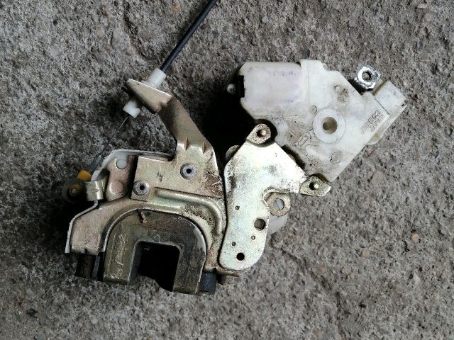 bontott NISSAN TERRANO Csomagtérajtó Zárszerkezet