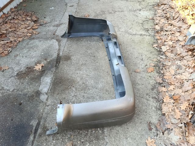 bontott NISSAN TERRANO Hátsó Lökhárító (Üresen)