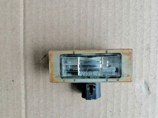 bontott NISSAN TERRANO Hátsó Rendszámtábla Világítás