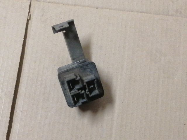 bontott NISSAN TERRANO Izzító Relé