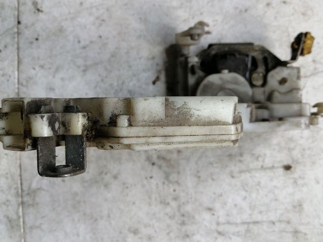 bontott NISSAN TERRANO Jobb első Ajtózár