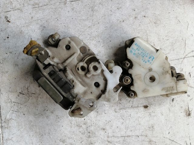 bontott NISSAN TERRANO Jobb első Ajtózár