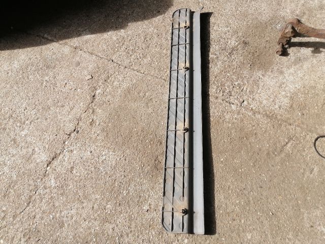 bontott NISSAN TERRANO Jobb első Küszöb Díszléc