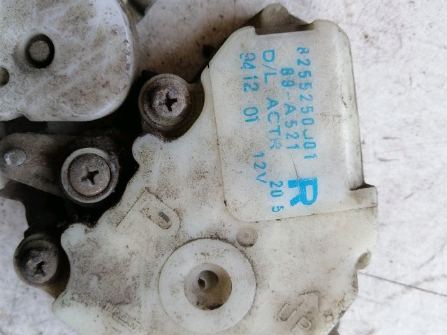 bontott NISSAN TERRANO Jobb hátsó Ajtózár