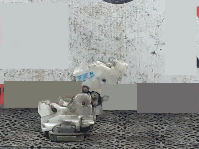 bontott NISSAN TERRANO Jobb hátsó Ajtózár